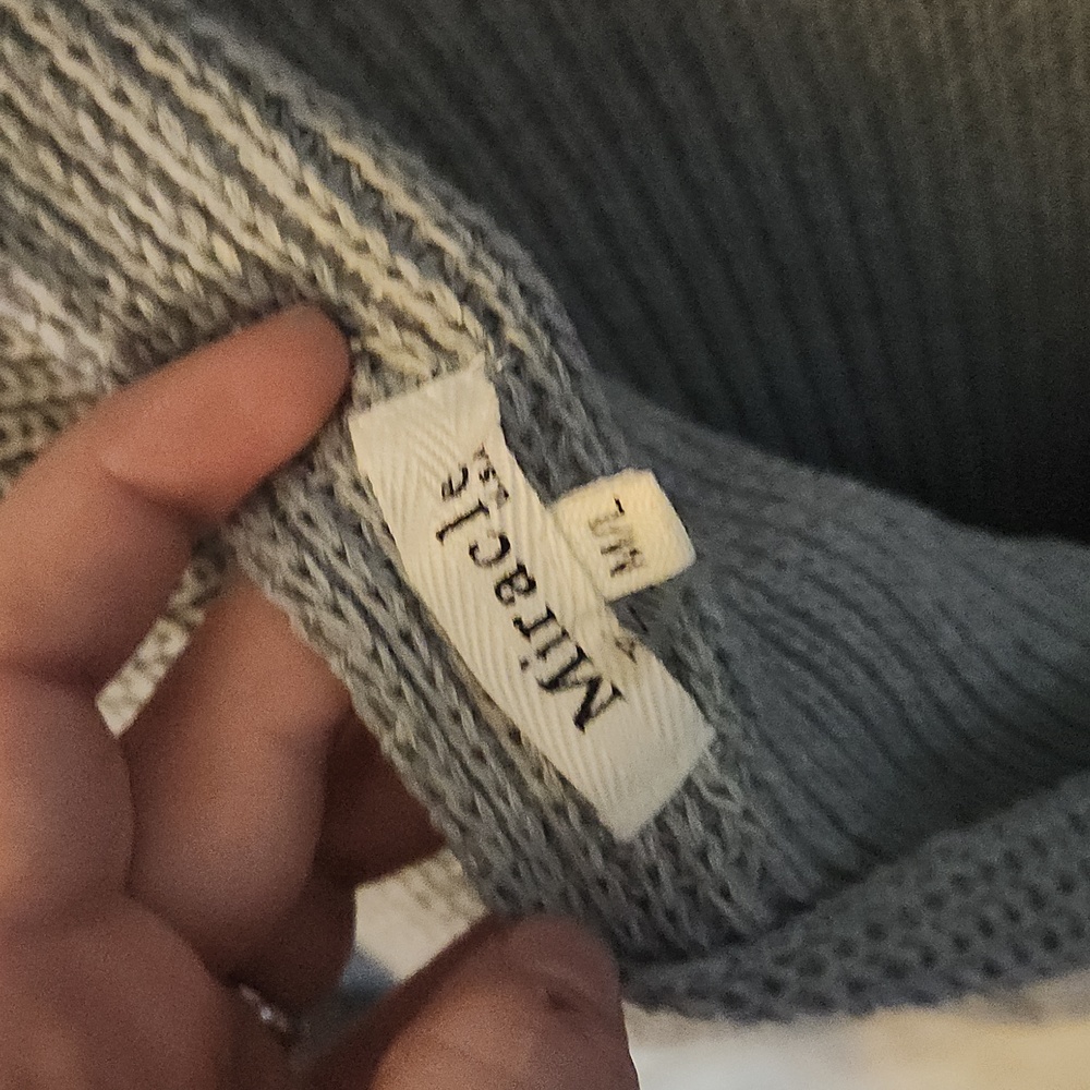 Sweater - Picture 5 of 5